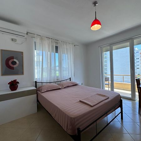 Bella'S Apartments Sakes Екстер'єр фото